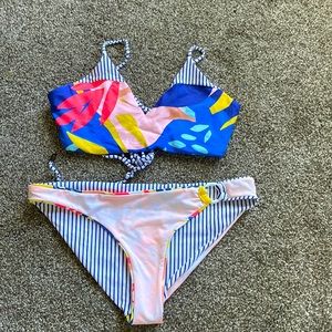 Victoria’s Secret Maaji Reversible bikini Medium